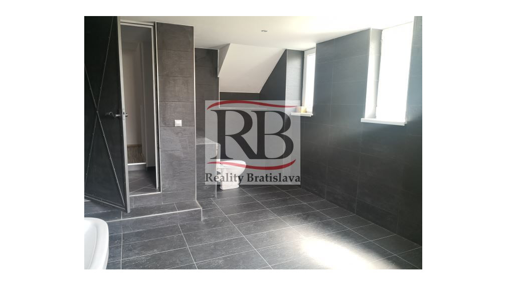 Dom vhodný aj na bývanie aj na podnikanie