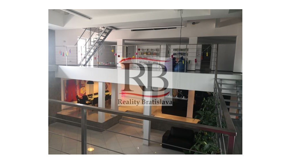 Dom vhodný aj na bývanie aj na podnikanie