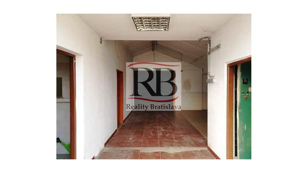 Výrobno-skladový priestor na prenájom v Ivanke pri Dunaji