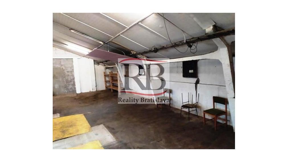 Výrobno-skladový priestor na prenájom v Ivanke pri Dunaji