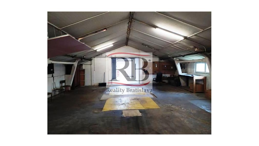 Výrobno-skladový priestor na prenájom v Ivanke pri Dunaji