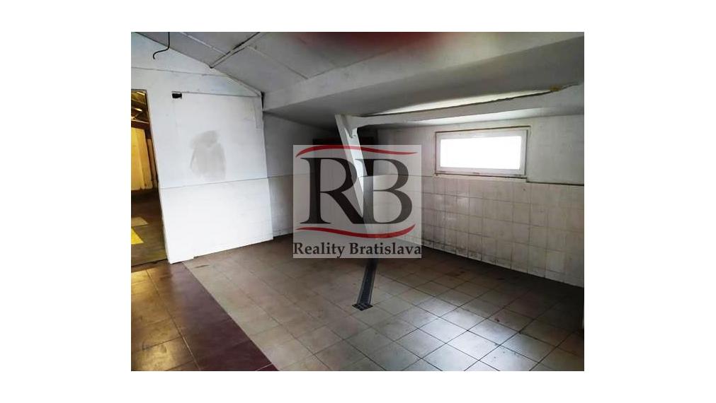 Výrobno-skladový priestor na prenájom v Ivanke pri Dunaji