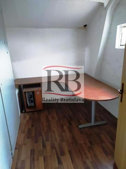 Výrobno-skladový priestor na prenájom v Ivanke pri Dunaji