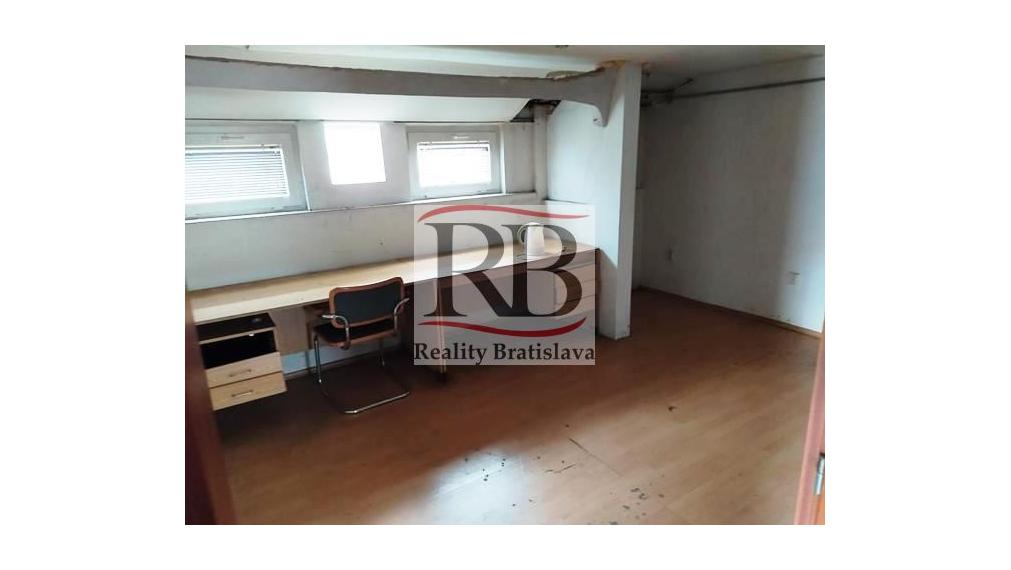Výrobno-skladový priestor na prenájom v Ivanke pri Dunaji