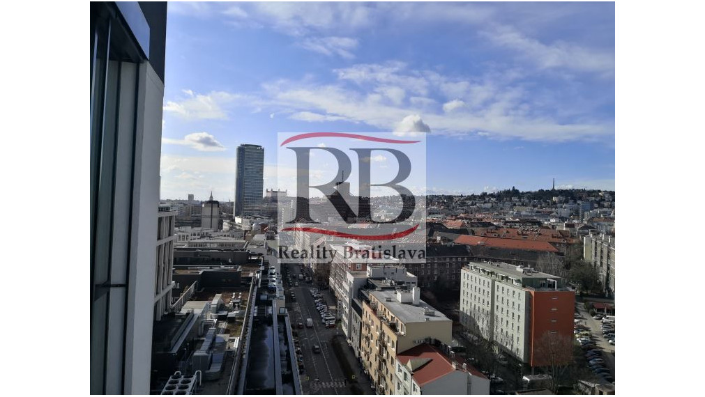 Nové kanc. priestory v centre, výborná dostupnosť, 500 m2