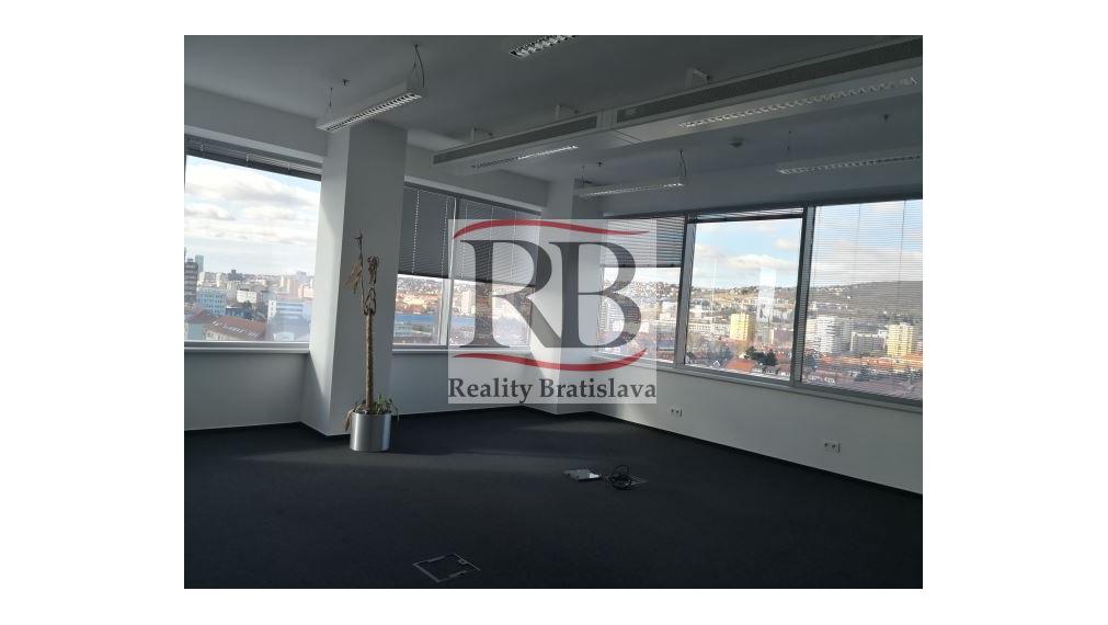 Administratívne priestory vysokého štandardu v Plus/Vivo Tower na Vajnorskej ulici