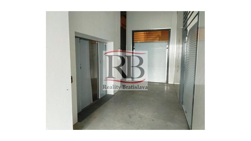 Na prenájom skladový priestor na Starej Vajnorskej v BAIII, 70m2