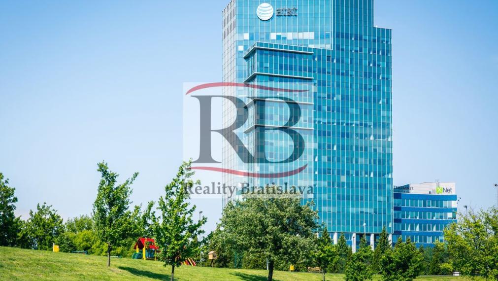 Elegantný priestor aj s nábytkom, 141 m²