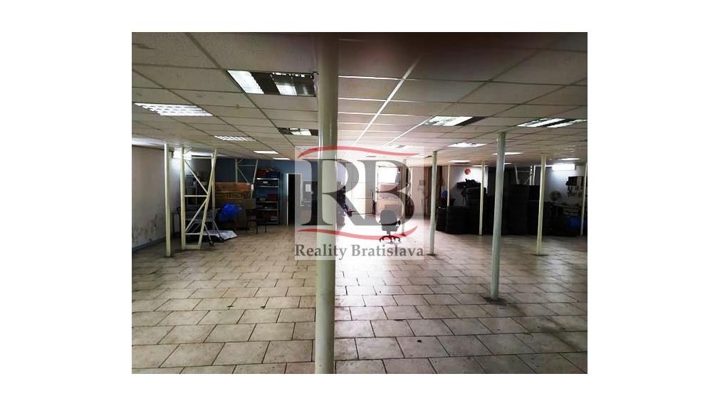 Na prenájom skladový objekt na Starej Vajnorskej v BA III - Nové mesto