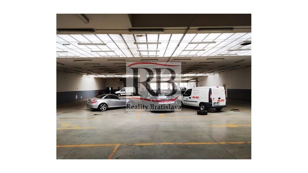 Výrobno - skladový priestor na prenájom, Trenčianska - Ružinov