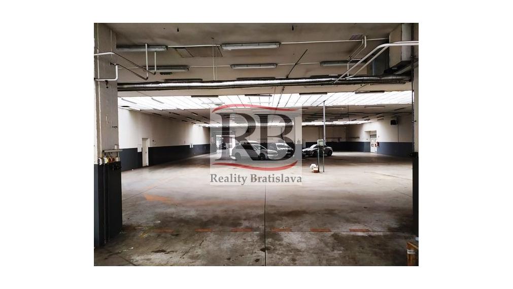 Výrobno - skladový priestor na prenájom, Trenčianska - Ružinov