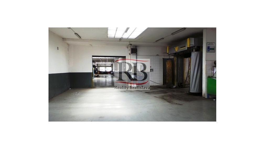 Výrobno - skladový priestor na prenájom, Trenčianska - Ružinov