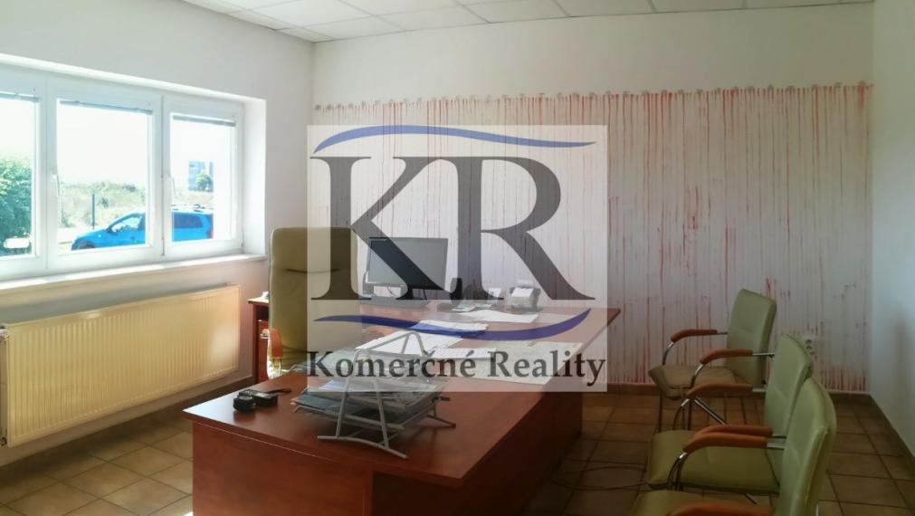 722 m2 hala so žeriavom na PRENÁJOM, Trenčín