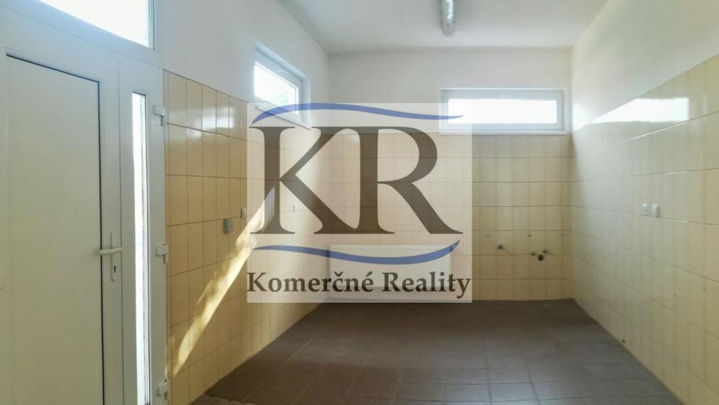 260 m2 - Obchodné priestory na prenájom, Trenčín