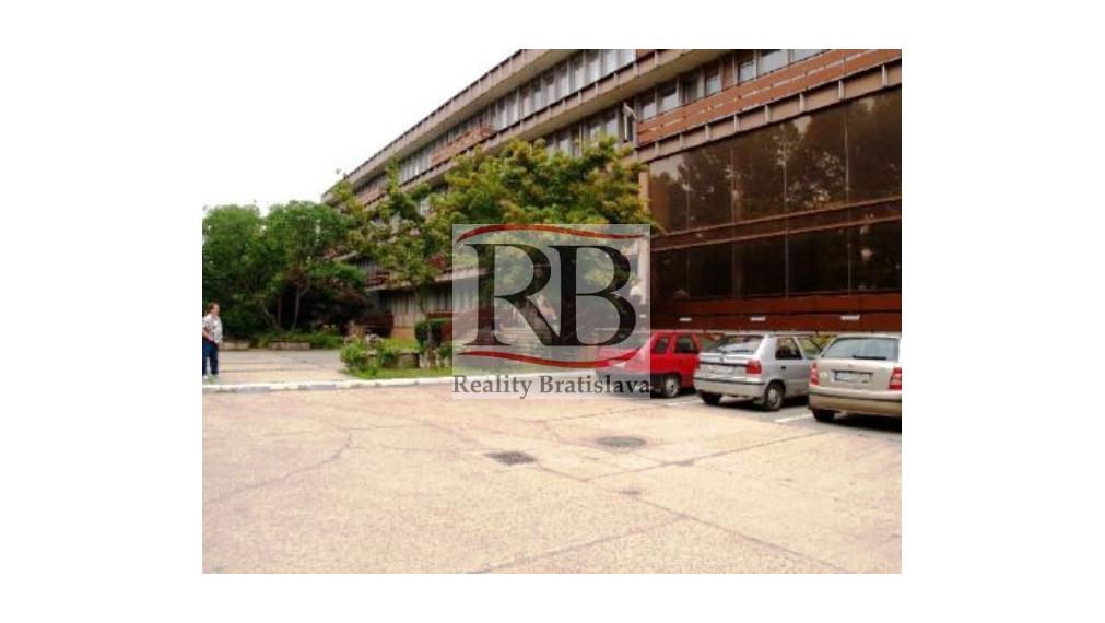 Na prenájom kancelársky priestor na Nádražnej ulici v Ivanke pri Dunaji, 71,2m2