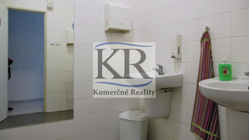67,5 m2 Administratívne priestory na PRENÁJOM, Trenčín - centrum