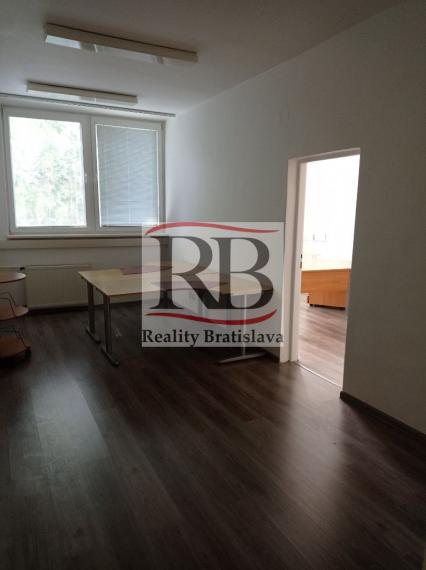 Na prenájom kancelárske priestory na Panónskej ceste 26-36m2