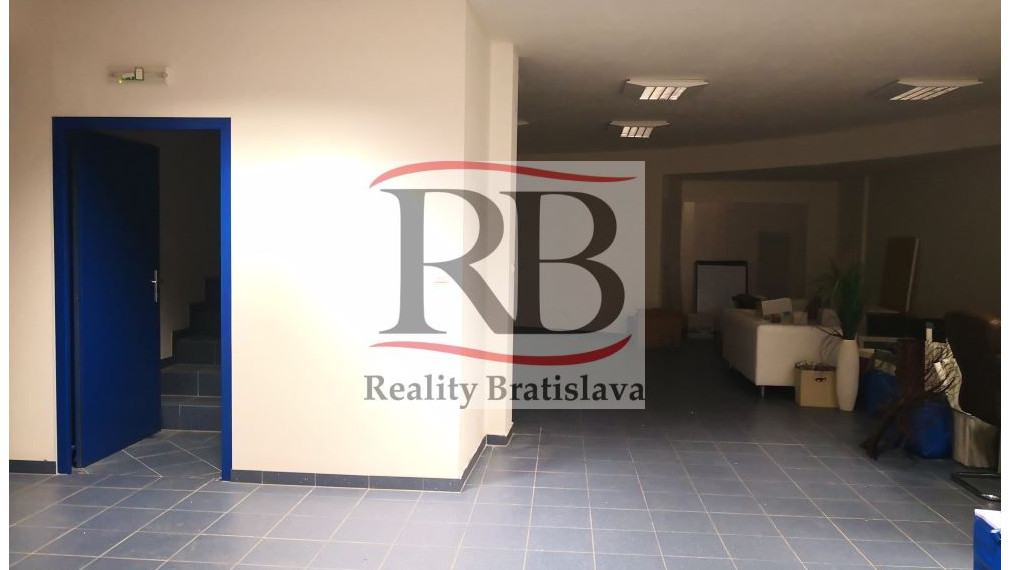 Skladový priestor, v blízkosti Figara, 200 m2