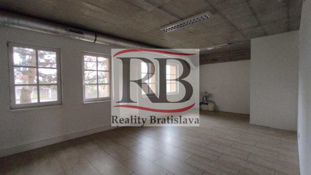 Priestory na Rebarborovej ulici v budove Harley Davidson na prenájom, BAII