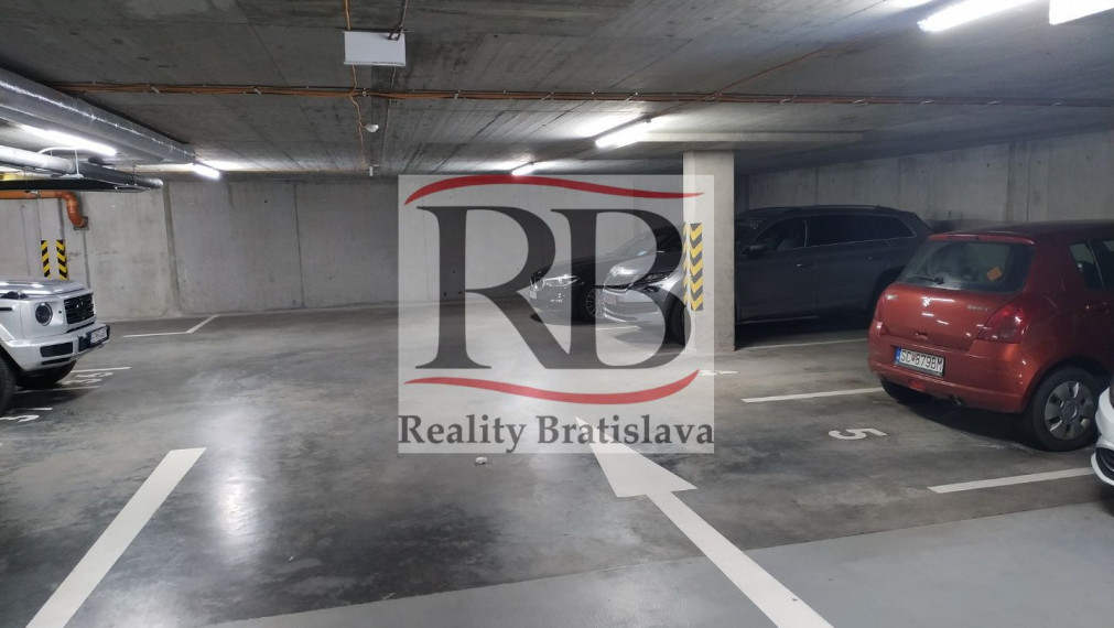 Garážové státie v blízkosti centra mesta, Muchovo nám., novostavba