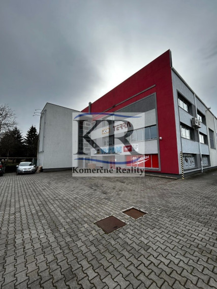 Obchodno-kancelársky priestor na Novozámockej ulici v Nitre na prenájom