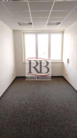 Kancelársky priestor 3x 18,5m² v Ružinove