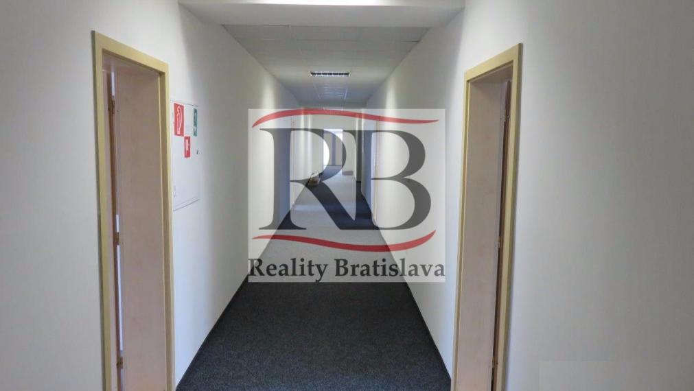 Kancelárske priestory na Záhradníckej ulici na prenájom, Ružinov