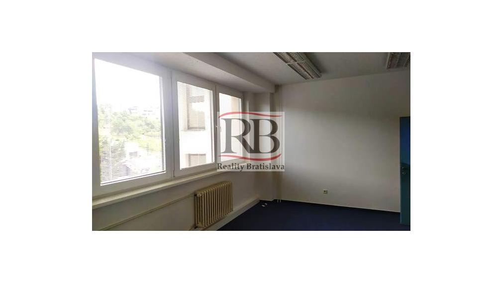 Kancelársky priestor na prenájom na Karloveskej ulici