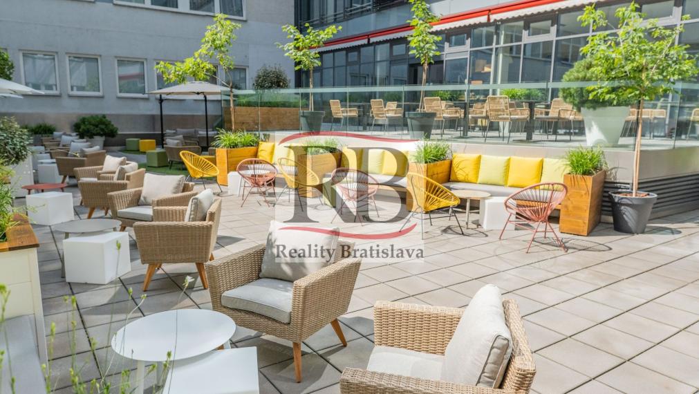 Administratívne priestory na Cintorínskej ulici – Staré Mesto, BAI