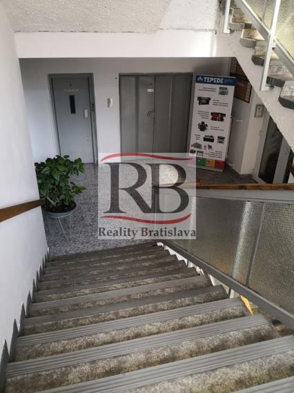 Kancelárske priestory, Pluhová, Bratislava III