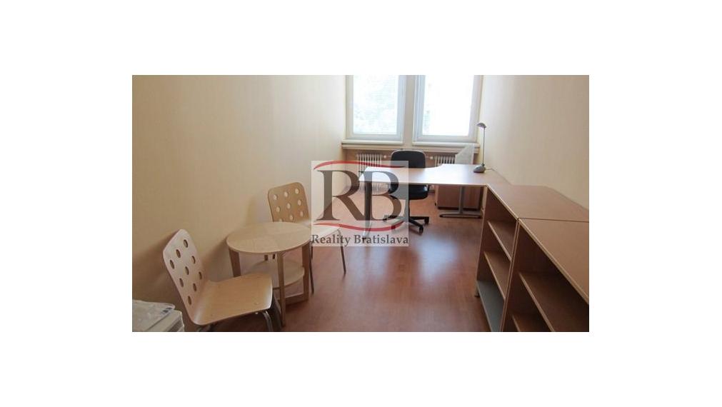 Kancelárske priestory, Pluhová, Bratislava III