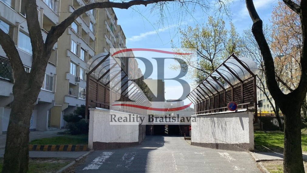 Garážové státie na Stodolovej ulici - BA II na predaj