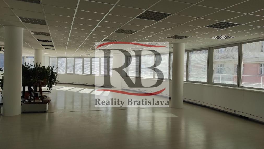 Moderné administratívne priestory s terasou - Palisády, 250 m2
