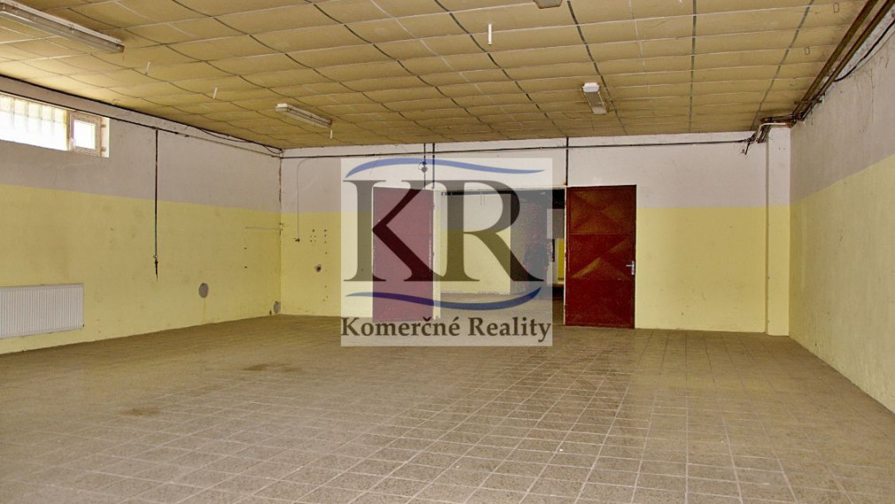 370 m2 - Skladové priestory na prenájom, Trenčín