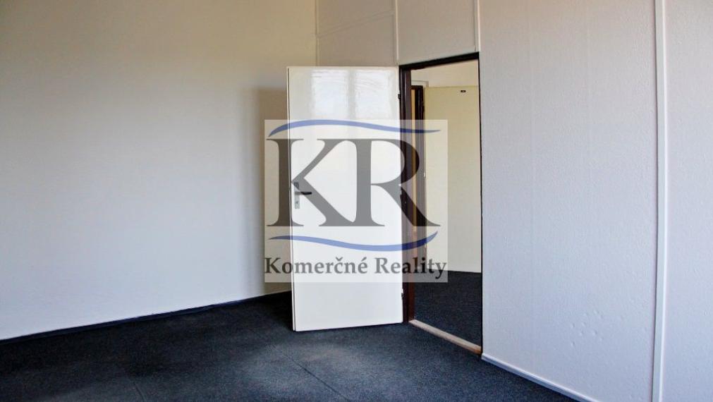 kancelárske priestory v  budove na Sihoti ,Trenčín