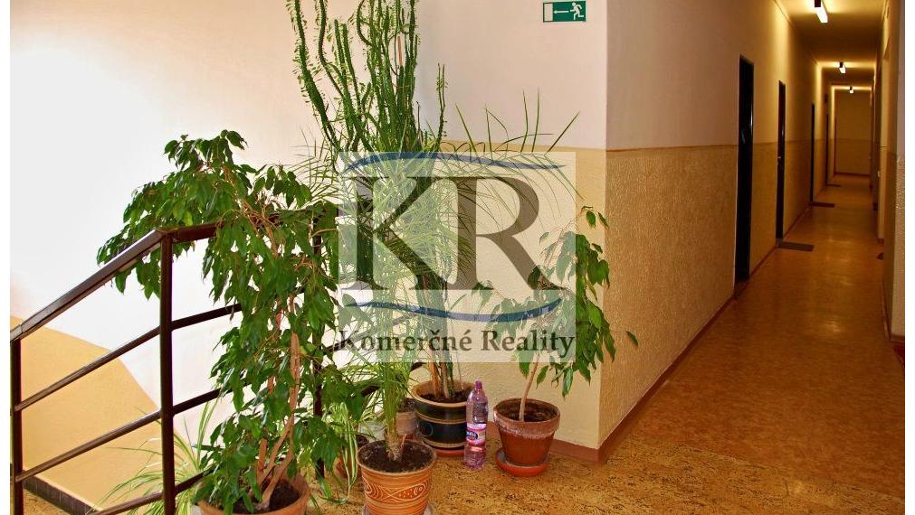 kancelárske priestory v  budove na Sihoti ,Trenčín