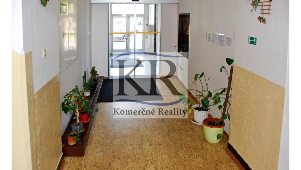 kancelárske priestory v  budove na Sihoti ,Trenčín