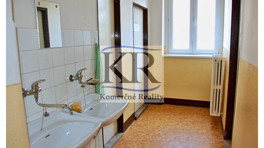 kancelárske priestory v  budove na Sihoti ,Trenčín