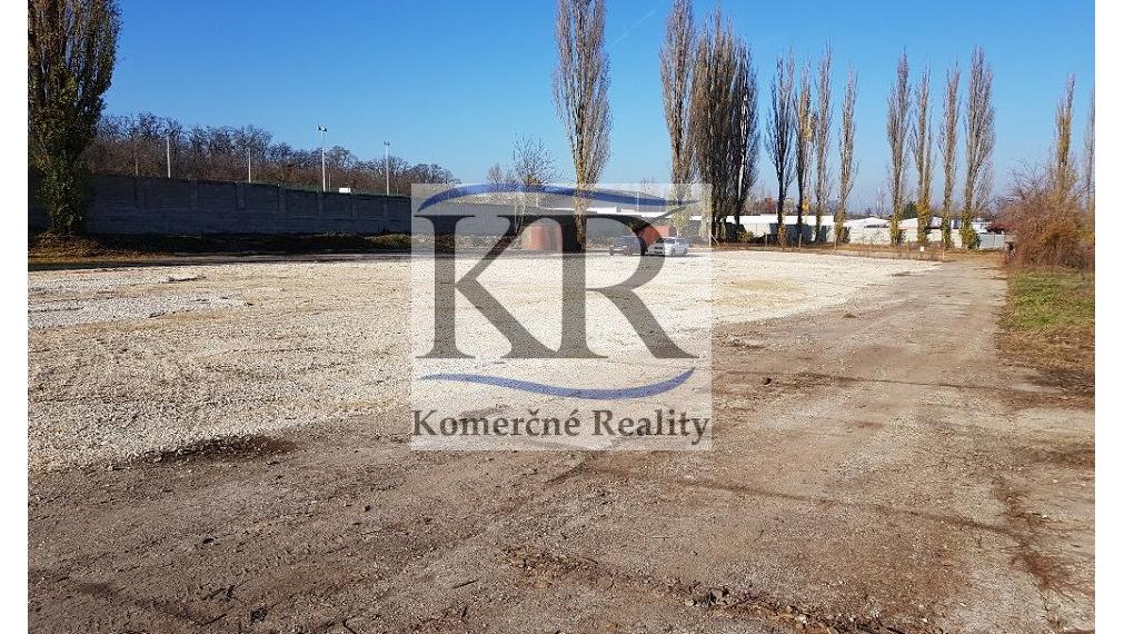 Vonkajšie spevnené  plochy v  Nitre, 5000m2