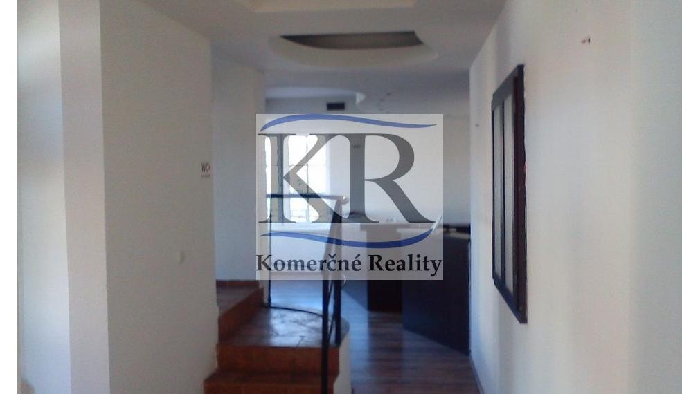 Na prenájom dom na obchodné účely, Nitra