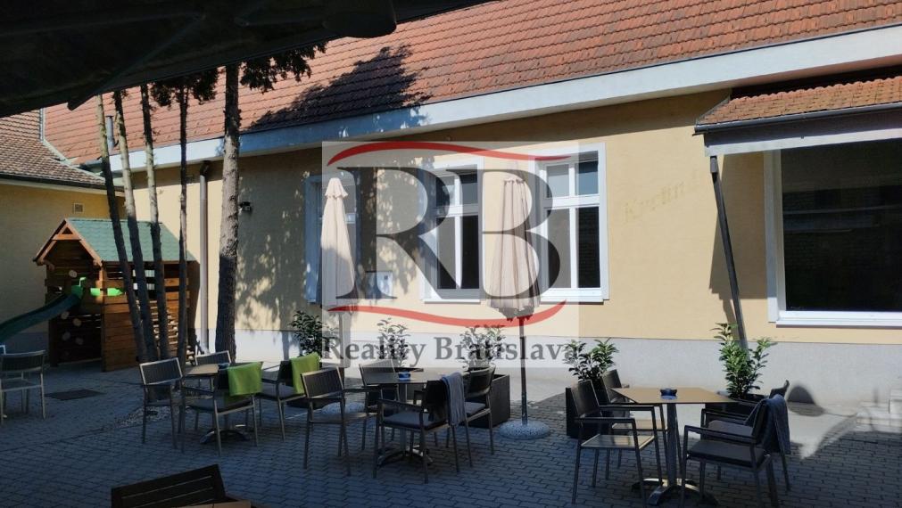 Exkluzívne obchodné priestory na prenájom Malacky