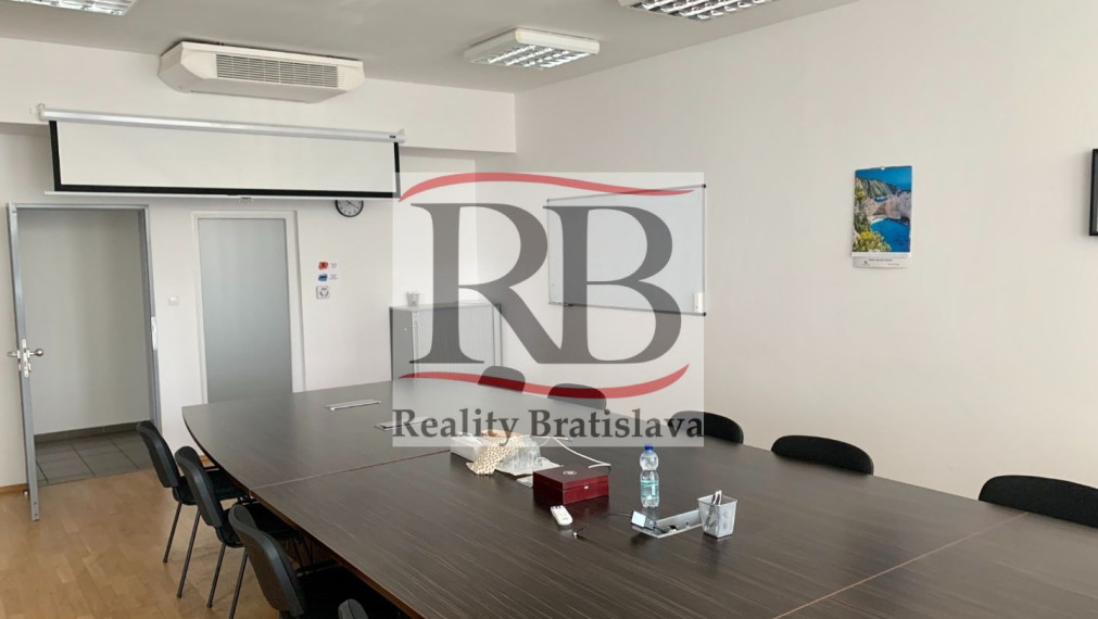 Kancelárske priestory na Úderníckej ul. v Petržalke