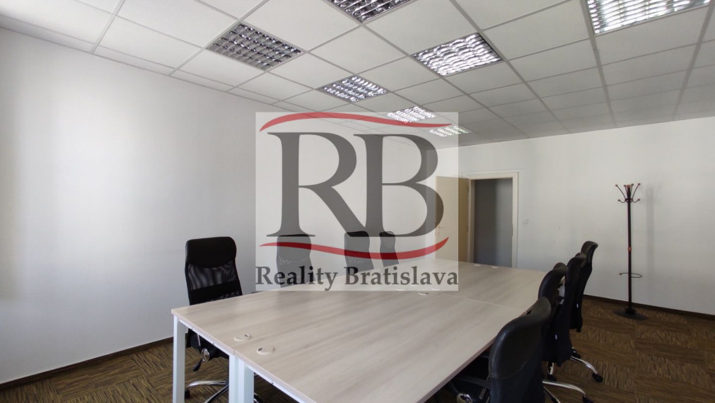 Administratívny celok kancelárií s parkingom, Obchodná – Bratislava I, 305,9m2