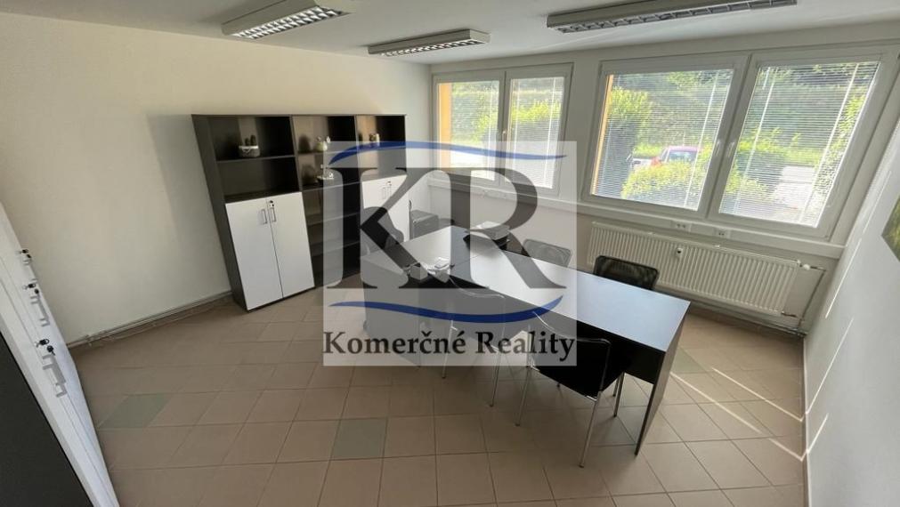 260 m2 KANCELÁRIE v modernom areáli  plnom zelene a dobrej atmosféry, TRENČÍN