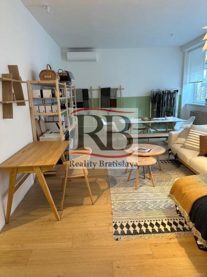 Obchodný priestor vhodný na prevádzku, predajňu, showroom alebo kancelárie