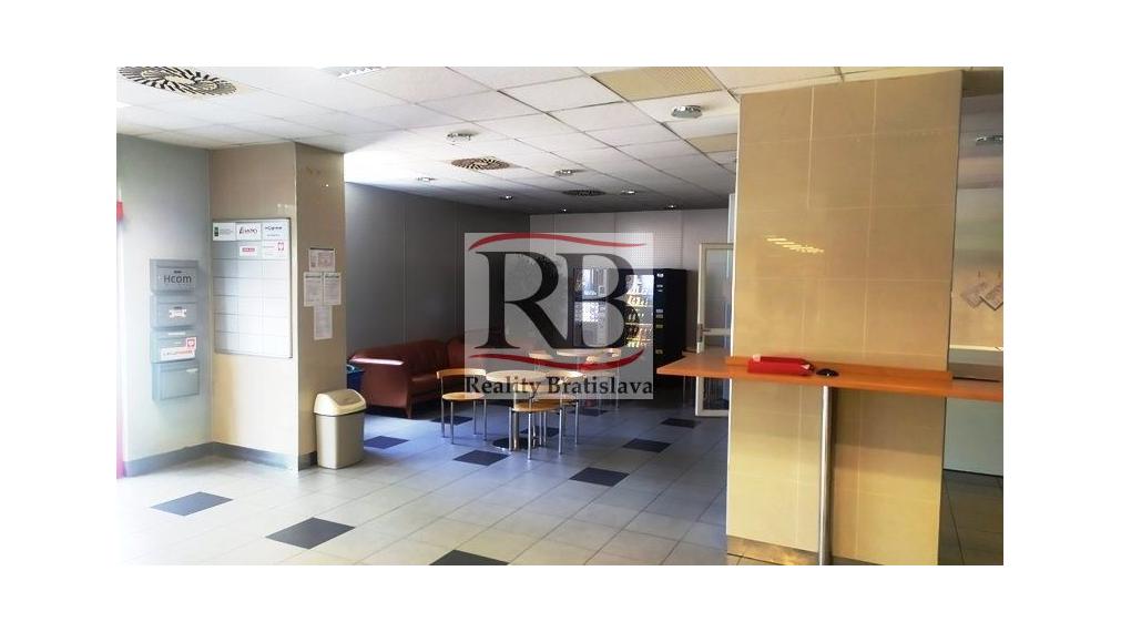 Kancelária 38,1m² s umývadlom v BA III na prenájom