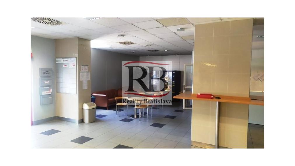 Kancelária 72,9m² v BA III na prenájom