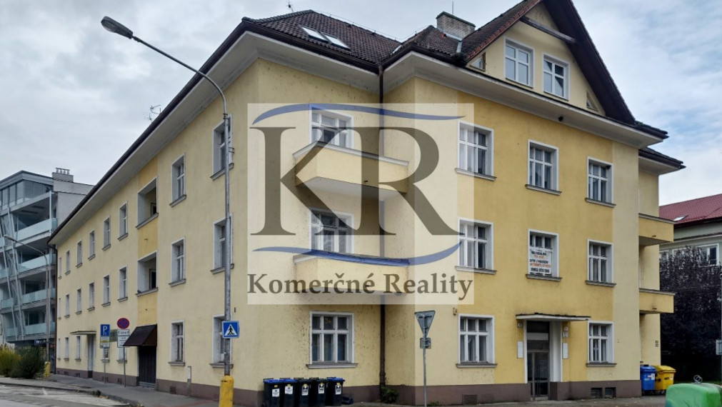 91 m2- Obchodné priestory na PREDAJ, nám. Sv. Anny, Trenčín