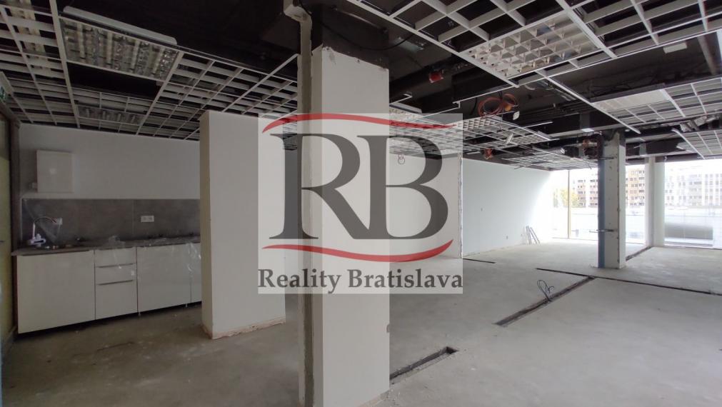 Obchodný/administratívny priestor vo Vienna Gate, Kopčianska-Petržalka, 44,68m2