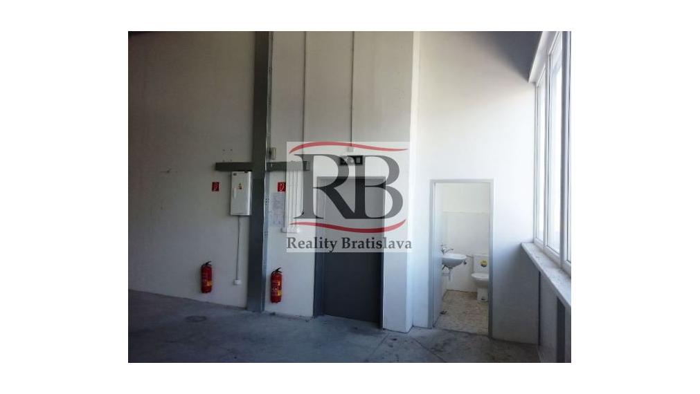 Skladový priestor 405m² v Golden City na prenájom